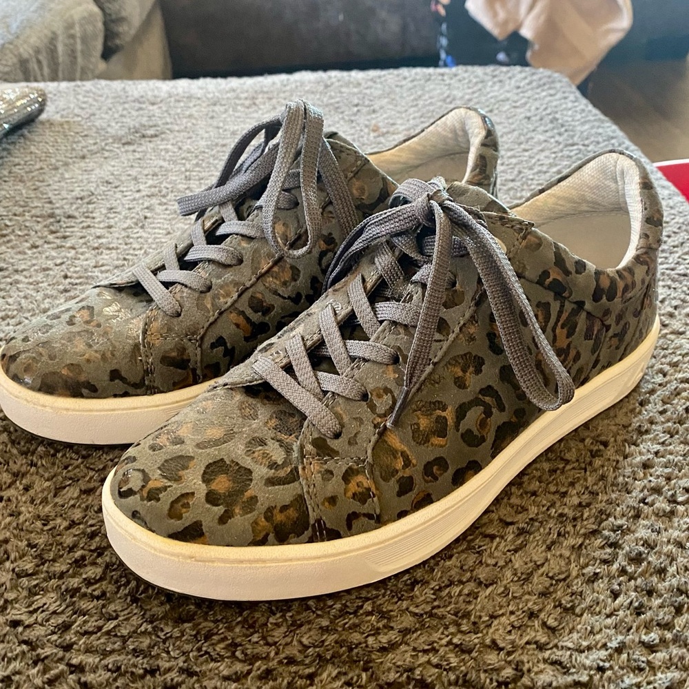Target Leopard Print Women's Sneakers with Gray Accents 9W